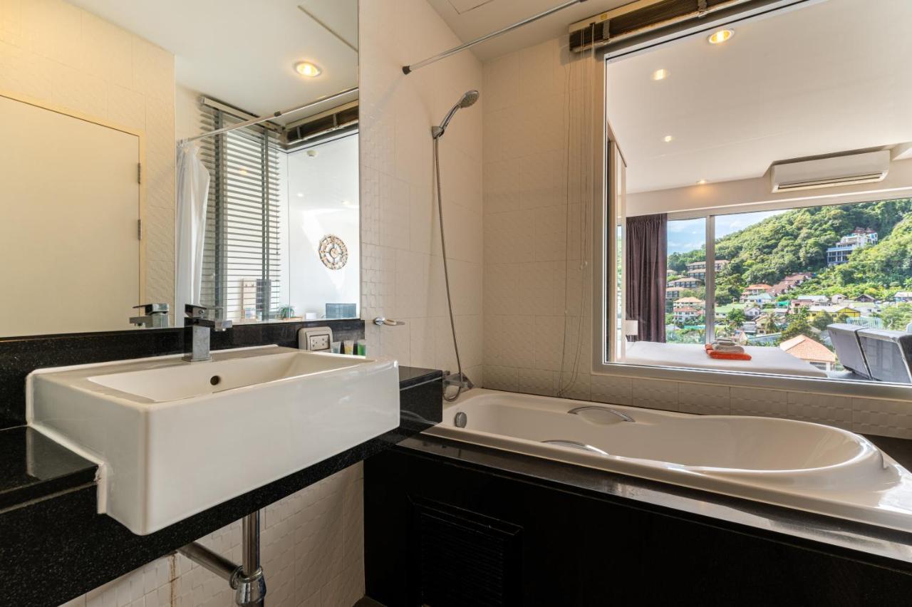 Chic Condo By Resava Karon Bagian luar foto