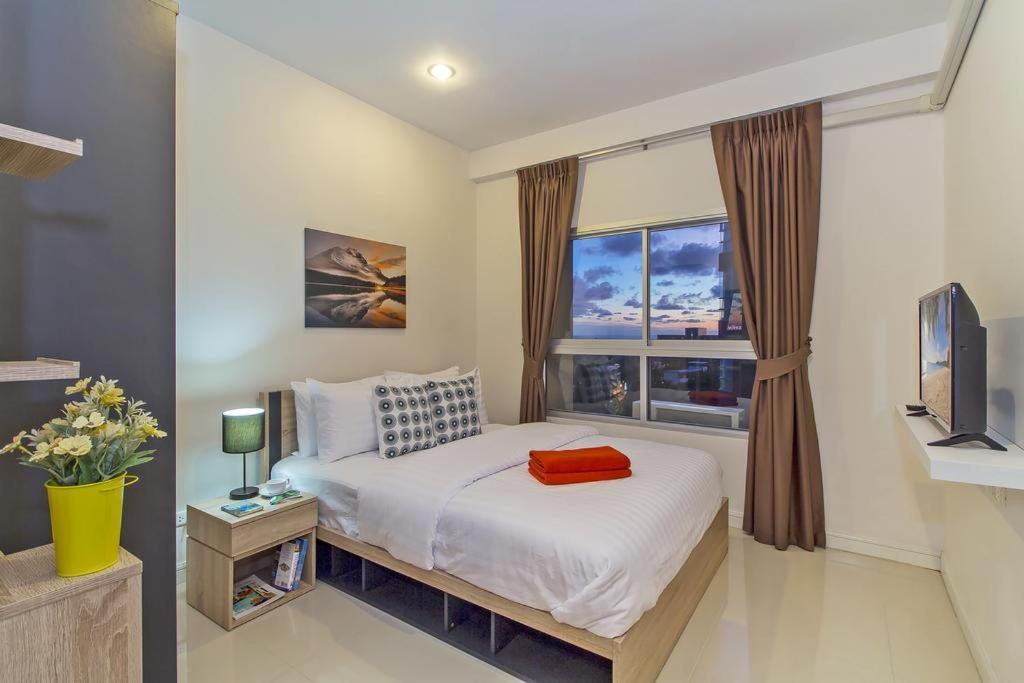 Chic Condo By Resava Karon Bagian luar foto