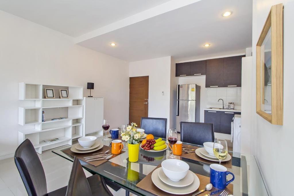 Chic Condo By Resava Karon Bagian luar foto