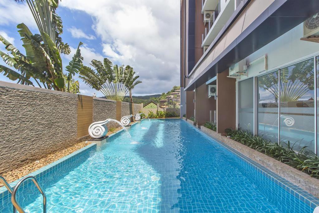 Chic Condo By Resava Karon Bagian luar foto