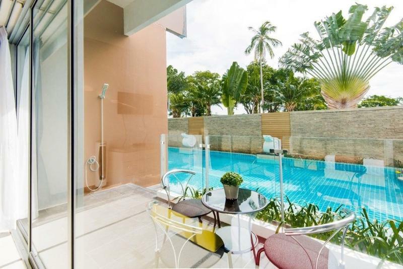 Chic Condo By Resava Karon Bagian luar foto